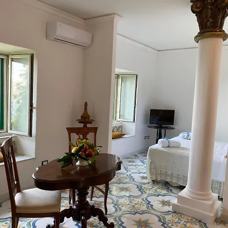 Villa Don Mimi Guarnaschelli La Dependace Taormina