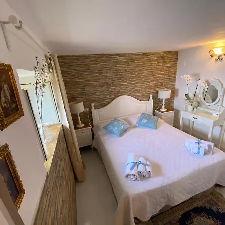 Villa Don Mimi Guarnaschelli La Dependace Taormina