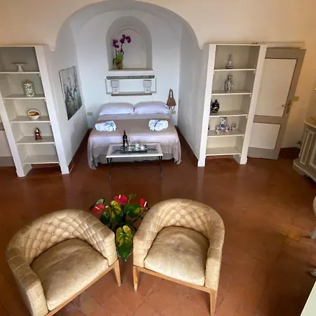 Apartment Villa Don Mimi Guarnaschelli La Dependace