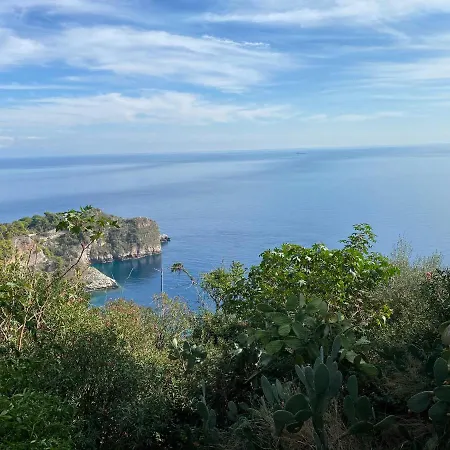 Villa Don Mimi Guarnaschelli La Dependace * Taormina